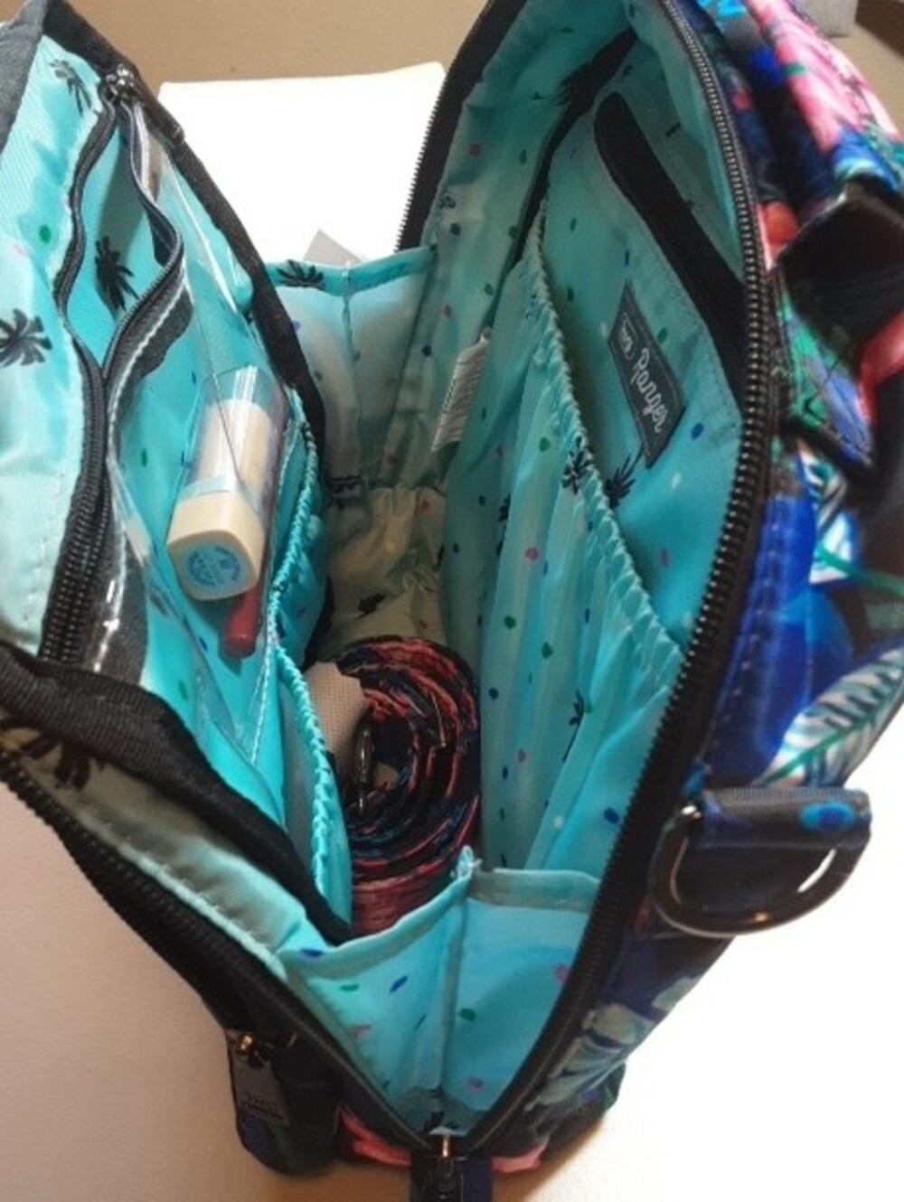 NWT Lug Ranger 2 Floral Quilted Cross Body - Black with Blue & Pink Flowers - Picture 10 of 10